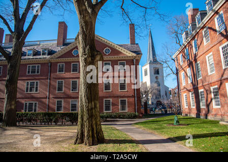 Boston, MS, USA, Dezember 9 2018 - Harvard Universität wurde im Jahre 1636 finanziert und benannt nach seinem ersten Wohltäter John Harvard Stockfoto
