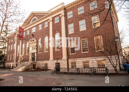 Boston, MS, USA, Dezember 9 2018 - Harvard Universität wurde im Jahre 1636 finanziert und benannt nach seinem ersten Wohltäter John Harvard Stockfoto