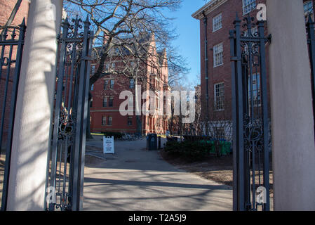 Boston, MS, USA, Dezember 9 2018 - Harvard Universität wurde im Jahre 1636 finanziert und benannt nach seinem ersten Wohltäter John Harvard Stockfoto