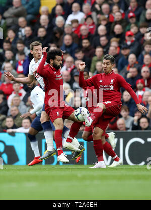 Tottenham Hotspur Jan Vertonghen und Liverpools Mohamed Salah in Aktion während der Premier League Match in Liverpool, Liverpool. Stockfoto