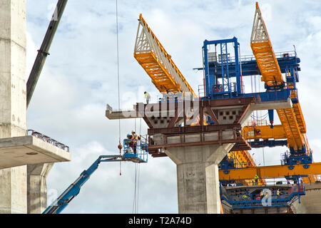 New Harbour Bidge Bau, Morgenlicht, die Harbour Bridge die Corpus Christi Ship Channel, die im Hafen von Corpus Christi serviert kreuzt. Stockfoto