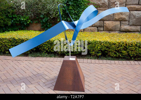 Blue Ribbon Skulptur in St. Andrew's School für Mädchen Stockfoto