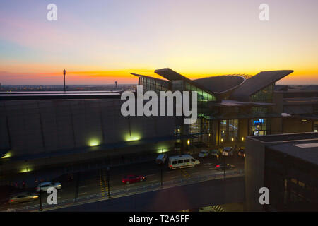 O.R. Tambo International Airport im Morgengrauen Stockfoto