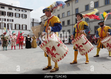 Florenz, Italien - 10 August, 2018: historische Parade während Fest von San Lorenzo. Diese jährliche Veranstaltung tief in der Tradition der Stadt verwurzelt, und beenden Stockfoto