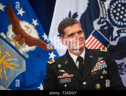 Der scheidende Kommandeur des US Central Command, General Joseph L. Votel, während seinen Ruhestand Festakt in Macdill Air Force Base, 29. März 2019 in Tampa, Florida. Votel im Ruhestand nach 39 Jahren Militärdienst. Stockfoto