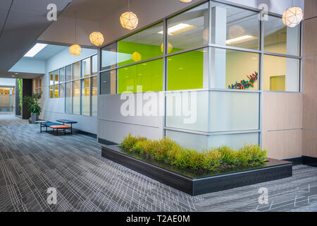 Kommerzielles Büro Gebäude Innen Große Diele mit Sitzecke, Philadelphia, PA USA Stockfoto