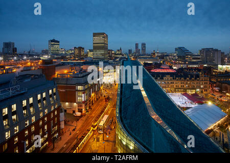 Manchester City Centre Skyline Blick über die Dächer von Hotel Indigo, Urbis, Corn Exchange, Arndale, Corporation Street Stockfoto