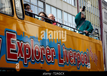 Explorer Liverpool oben offenen Hop on-Hop off-touristische Double Decker Bus Stockfoto