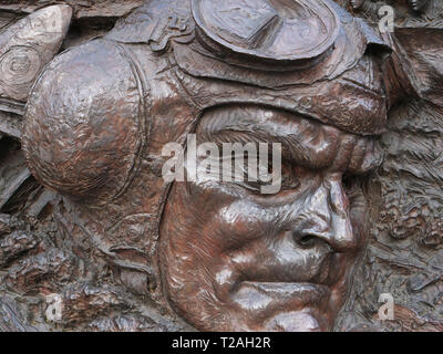 Detail der Schlacht von Großbritannien Denkmal am Victoria Embankment, London, gewidmet dem Bordpersonal, die ihr Leben gaben, frühzeitig im zweiten Weltkrieg. Stockfoto