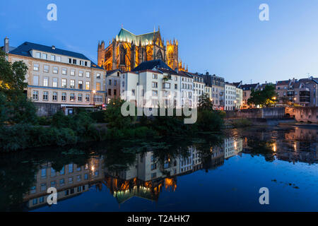 Metz Kathedrale bei Sonnenuntergang in Frankreich Stockfoto