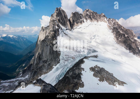 Schnee auf Purcell Mountains in Bugaboo Provincial Park, British Columbia, Kanada Stockfoto