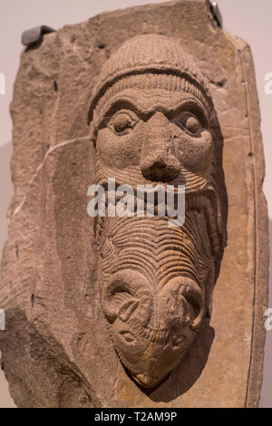 Romanische Kunst in das nationale Kunstmuseum von Katalonien, Barcrelona, Stein Skulptur fron Santa Maria in Ripoll Kloster (XII Jahrhundert AC). Stockfoto