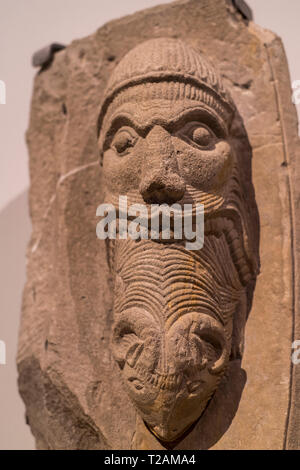 Romanische Kunst in das nationale Kunstmuseum von Katalonien, Barcrelona, Stein Skulptur fron Santa Maria in Ripoll Kloster (XII Jahrhundert AC). Stockfoto