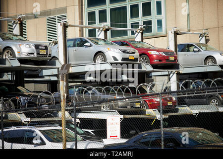 Chelsea Gegend hydraulische Parkplatz automatisierte System Manhattan New York Stockfoto