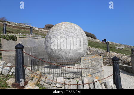 Große Kugel, aus Portland Stein, Durlston Country Park, Swanage, Isle of Purbeck, Dorset, England, Großbritannien, USA, UK, Europa Stockfoto