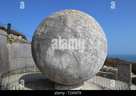 Große Kugel, aus Portland Stein, Durlston Country Park, Swanage, Isle of Purbeck, Dorset, England, Großbritannien, USA, UK, Europa Stockfoto