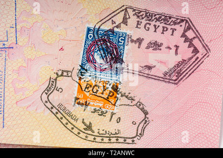 Jahrgang (2001) Ägypten visa Grenze Stempel im Reisepass Seite Stockfoto