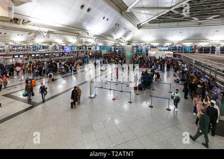 Istanbul, Türkei - 15 Februar 2019: Terminal des Flughafen Istanbul Atatürk (IST) in der Türkei. | Verwendung weltweit Stockfoto