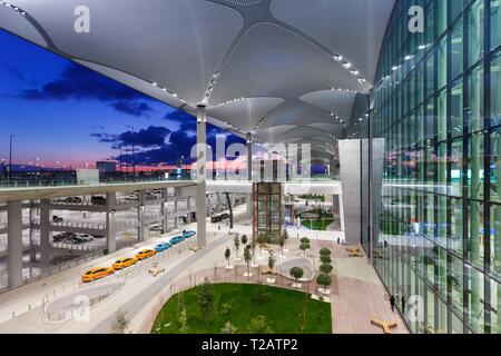 Istanbul, Türkei - 14. Februar 2019: Terminal von Istanbul neue Flughafen (ISL/IST) in der Türkei. | Verwendung weltweit Stockfoto