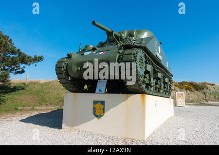 Utah Beach, Normandie, Frankreich, März, 26, 2019, Sherman Panzer, die Teil der 2. Französische Panzerdivision Anlandungen Denkmal Stockfoto