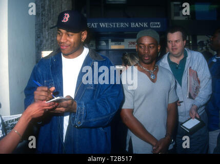 HOLLYWOOD, CA - 11. März: Rapper/Schauspieler LL Cool J besucht Hollywood Walk of Fame Zeremonie für den Supremes am 11. März 1994 bei 7050 Hollywood Boulevard in Hollywood, Kalifornien. Foto von Barry King/Alamy Stock Foto Stockfoto