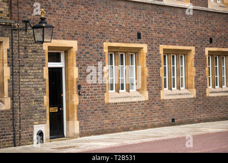 LONDON, UK, 22. MÄRZ 2019: Friary Court in Pall Mall ist ein Teil des St James's Palace und es wird nach dem Tod des regierenden Monarchen verwendet Stockfoto