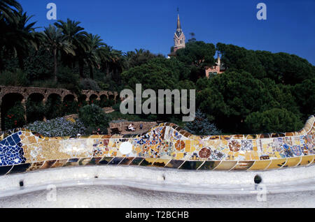 Serpentine Sitzbank, Parc Güell, Barcelona, Spanien Stockfoto