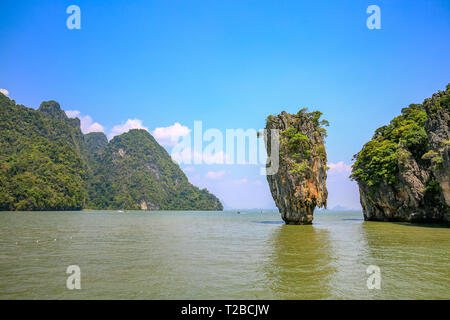 Ein Blick auf die "James Bond" Insel in Thailand. Stockfoto