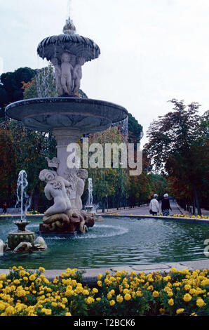 Brunnen der Schildkröten, Parque del Retiro, Madrid, Spanien Stockfoto