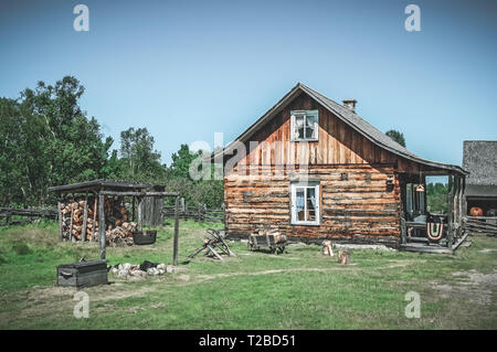 Altmodische Art zu leben. Kanadische ländliche Haus aus alten Zeiten. Stockfoto