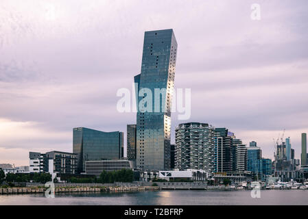 Dieses Foto wurde von der Fähre aus Portarlington nach Melbourne von Port Phillip Fähren fahren. Sie geben anderen Blick auf die Skyline von Melbourne. Stockfoto