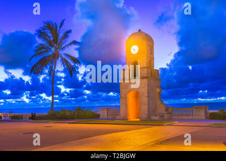 West Palm Beach, Florida, USA am Strand Clock Tower. Stockfoto