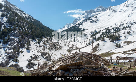 Die Taurus Berge sind ein Berg im Süden der Türkei, die Trennung der Mediterranen Küstenregion im Süden der Türkei. Stockfoto