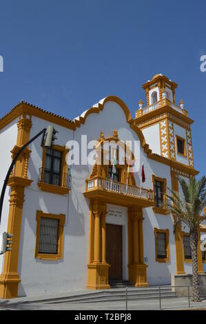 Schöne Fassade des Campo del Sur Schule im 19. Jahrhundert. Natur, Architektur, Geschichte, Street Photography. Juli 10, 2014. Cadiz, Spanien Stockfoto