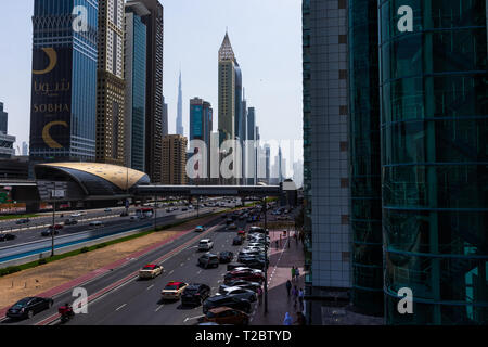 Dubai, Vereinigte Arabische Emirate, Wolkenkratzer in der Innenstadt von Burj Khalifa und World Trade Center Stockfoto