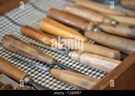 Details der Tischler Werkzeuge auf Tisch Stockfoto