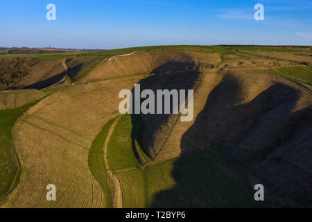 Uffington White Horse aus der Luft mit einer Drohne Uffington, Oxfordshire, England, Großbritannien Stockfoto