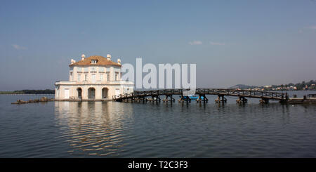 Royal bourbonischen Jagd und Fischerei Lodge am See Fusaro Stockfoto