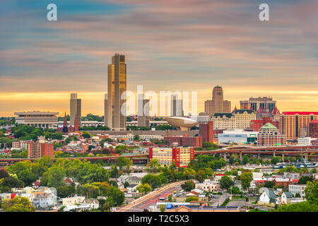 Albany, New York, USA Downtown Skyline der Stadt in der Dämmerung. Stockfoto