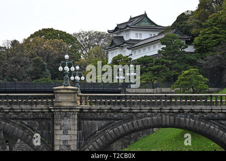 Tokio, Japan. 1 Apr, 2019. Eine Ansicht der Kaiserpalast in Tokio, Japan, am 1. April 2019. Die japanische Regierung offiziell angekündigt nächste Ära des Landes wird als "Reiwa'era am Montag bekannt sein, einen Monat vor der Kronprinz Naruhito besteigt den Thron nach Abdankung des Kaisers Akihito. Credit: MATSUO. K/LBA/Alamy leben Nachrichten Stockfoto