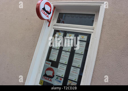 Danzig, Polen. 08 Juli, 2018. Der Eingang zu einem Reisebüro in der Altstadt von Danzig. Danzig (Polnisch Gdansk) ist eine Hafenstadt an der Ostseeküste von Polen. Quelle: Holger Hollemann/dpa/Alamy leben Nachrichten Stockfoto