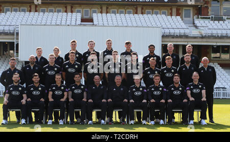 LONDON, ENGLAND. 01. APRIL 2019: Surrey Team Fotoshooting im Surrey County Cricket Club Media Day, der Kia Oval, London, UK. Quelle: European Sports Fotografische Agentur/Alamy leben Nachrichten Stockfoto