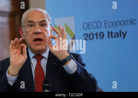 Rom, Italien. 01 Apr, 2019. OECD-Generalsekretär Angel Gurria Rom am 1. April 2019. Präsentation der OECD-Bericht über Italien 2019. Der Bericht sagt, nachdem eine leichte Erholung, die italienische Wirtschaft geschwächt ist. Foto di Samantha Zucchi/Insidefoto Credit: insidefoto Srl/Alamy leben Nachrichten Stockfoto