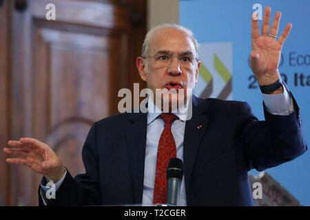 Rom, Italien. 01 Apr, 2019. OECD-Generalsekretär Angel Gurria Rom am 1. April 2019. Präsentation der OECD-Bericht über Italien 2019. Der Bericht sagt, nachdem eine leichte Erholung, die italienische Wirtschaft geschwächt ist. Foto di Samantha Zucchi/Insidefoto Credit: insidefoto Srl/Alamy leben Nachrichten Stockfoto