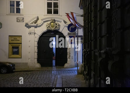 Palais Fürstenberg gesehen am östlichen Ende der Domgasse, Wien, wo es mit dem Grünangergasse, bei Nacht Stockfoto