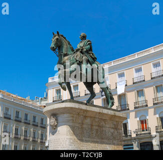 Statue von Carlos die Dritte in Puerta del Sol, Madrids. Stockfoto