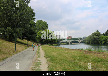 Po bei einem bewölkten Tag, Turin, Italien. Stockfoto