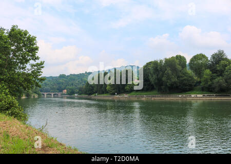 Po bei einem bewölkten Tag, Turin, Italien. Stockfoto