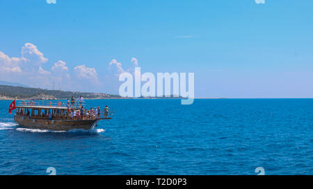 Mit dem Boot weiter nach Kekova Inseln. In der Nähe von Antalya in der Türkei. Schießen im Juli 2018 Stockfoto