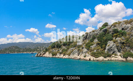 Kekova Inseln, weiter nach Antalya, Türkei. Von einem Boot aus im Juli 2018 Schießen Stockfoto